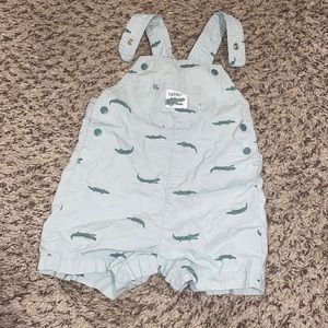 Later Gator Bib shorts with buttons Carter’s 6 months